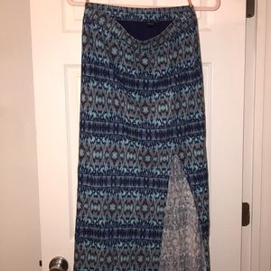 Blue print maxi skirt w/ front slit